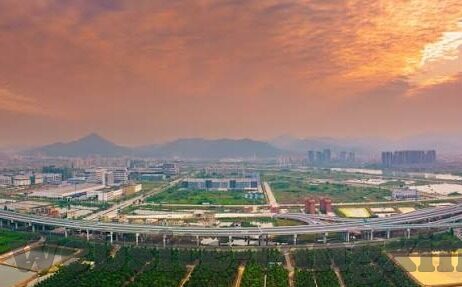 一路向西中文字幕-穿越时空的旅程，一路向西的深情回响